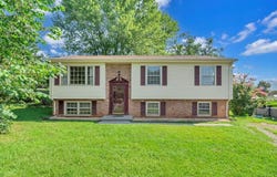 569 Holiday RD, Vinton, VA 24179