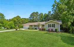 805 Gettysburg Trail NE, Kennesaw, GA 30144