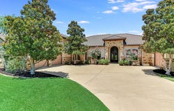 6000 Lantern View DR, Jonestown, TX 78645