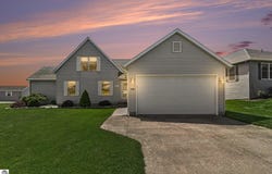 6628 Spinnaker Drive, Crystal, MI 48818