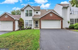 35 GREENFIELD DRIVE, CARLISLE, PA 17015