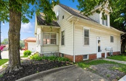 110 W 1st Avenue, Indianola, IA 50125