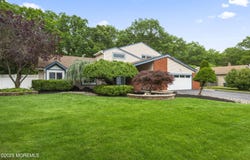 28 Sugarbush Road, Howell, NJ 07731
