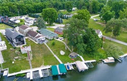 11869 N Forest Drive, Syracuse, IN 46567