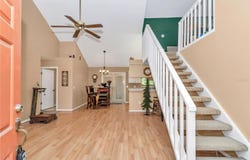 40533 E 8TH AVENUE, UMATILLA, FL 32784