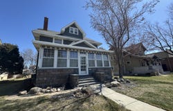 616 Dakota Ave S, Huron, SD 57350
