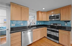 21 Delway Road, East Providence, RI 02914