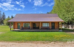 128 E Sage Ave, Fairfield, ID 83327