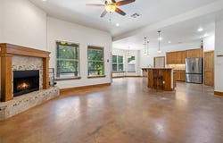 267 Corral RD, Smithville, TX 78957