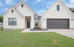 809 John Price, Blanco, TX 78606