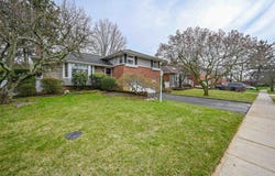 89 Birchwood Park Drive, Syosset, NY 11791