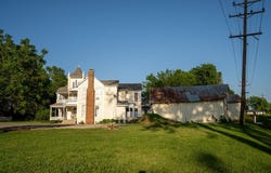 301 W Larissa Street, Jacksonville, TX 75766