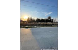 226 County Road 5117, Cleveland, TX 77327