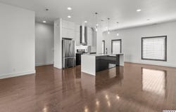 819 S 31 Street, Omaha, NE 68105