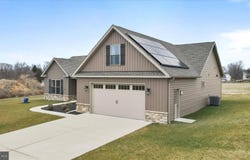 41 SMITH Circle, LITTLESTOWN, PA 17340