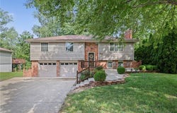 1332 Park Lane, Liberty, MO 64068