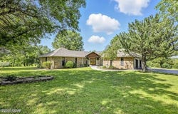 5774 Pine Tree Circle, Loma Linda, MO 64804