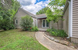 5200 NW Valley View Road, Blue Springs, MO 64015