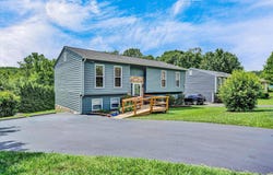 1124 Pedigo LN, Vinton, VA 24179