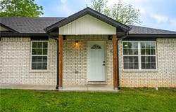 517 N Oak Hill Street, Siloam Springs, AR 72761