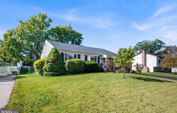 1209 LOG COLLEGE Drive, WARMINSTER, PA 18974