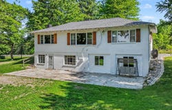 16077 M-216, Three Rivers, MI 49093