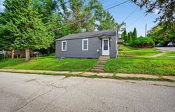 34 E Broadway Street, Colfax, IA 50054