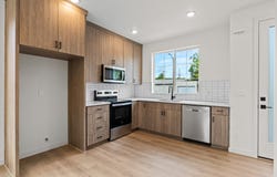 7582 N Alma AVE, Portland, OR 97203