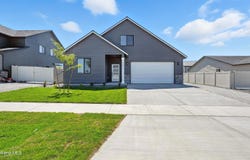 6696 Portrush Dr, Rathdrum, ID 83858