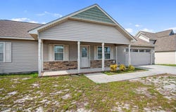213 Lockwood Court, Hubert, NC 28539