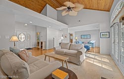 38 Shore Drive E, Oriental, NC 28571