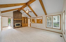 613 Lakeview Drive, Raymore, MO 64083