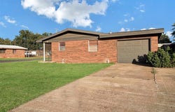 18 E Anchor Drive, Sayre, OK 73662