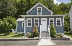 12 Crump St, Hudson, MA 01749