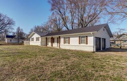 1025 N Market Avenue, Bolivar, MO 65613