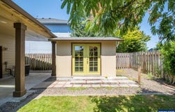 2381 Mountain River Dr, Lebanon, OR 97355