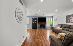 21643 Masterson Court, Saugus, CA 91350