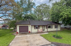 306 Willow Lane, Mahomet, IL 61853