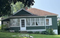 212 S Washington, ELIZABETH, IL 61028