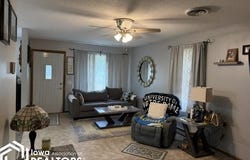 902 Central Avenue, Bedford, IA 50833