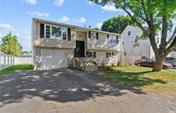 17 Auburn Avenue, Johnston, RI 02919