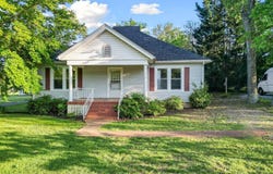 507 Henry Street, Gretna, VA 24557