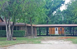 305 Bryan Street, Glen Rose, TX 76043