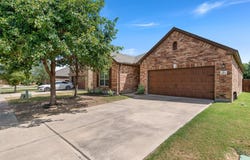 1412 Reklaw LN, Leander, TX 78641