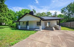 90 SHAW Ln, Savannah, TN 38372-1840