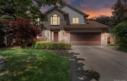 1514 PEMBROKE Drive, Rochester Hills, MI 48307