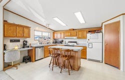 1668 Apache Dr, Marion, IA 52302