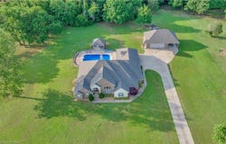 2601 Bugscuffle  RD, Lavaca, AR 72941