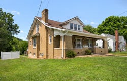 775 N 4th St, Wytheville, VA 24382