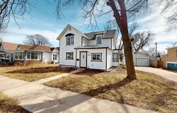 209 E MAPLE ST, Cherokee, IA 51012